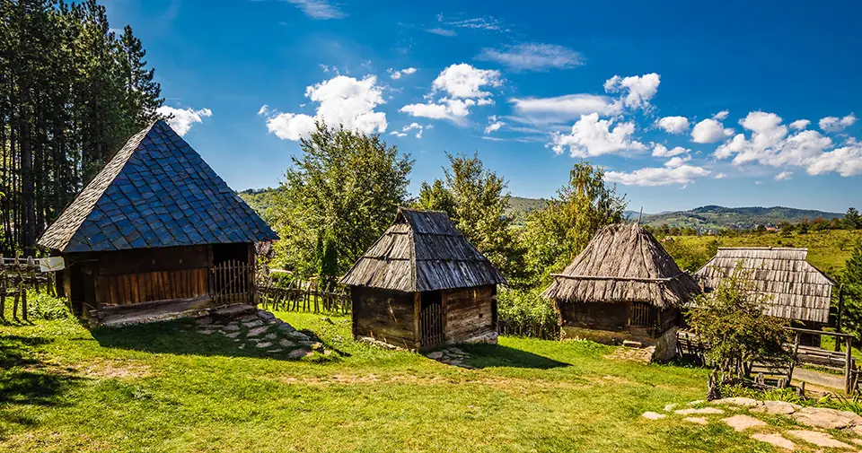 Zlatibor – Sirogojno – Stopića pećina – Pršutana Aćim